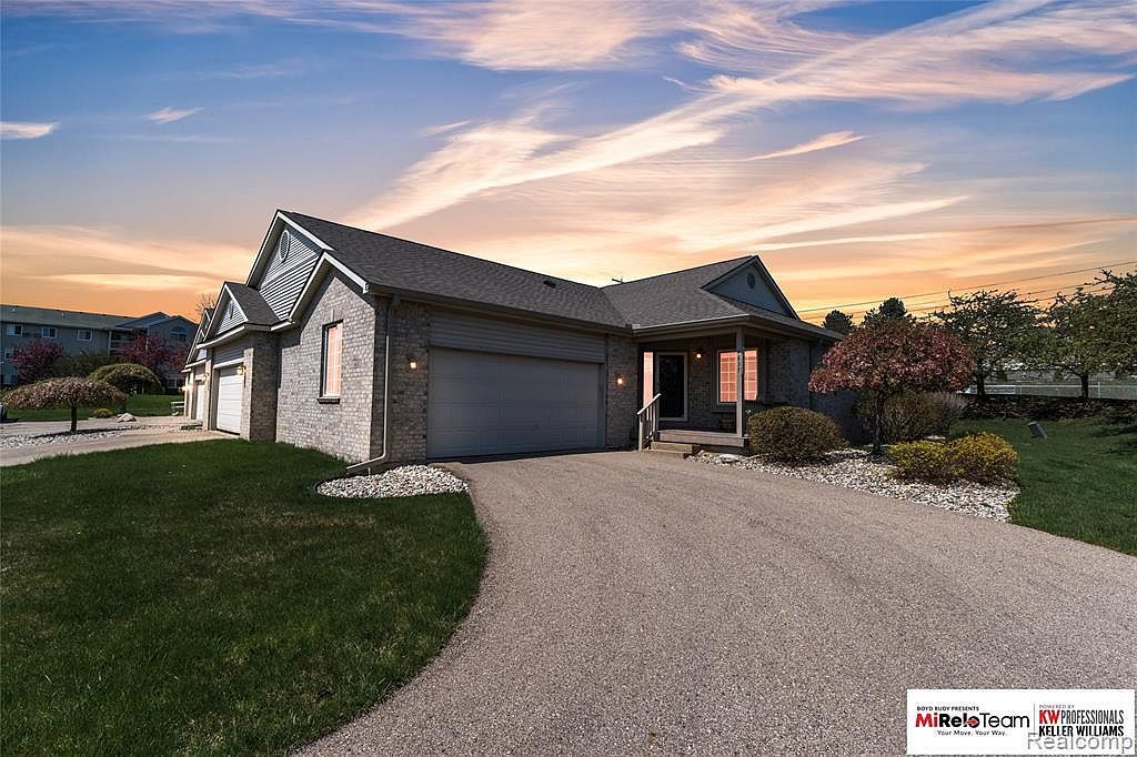1837 Willow Creek Dr Lansing, MI 48917, 48917