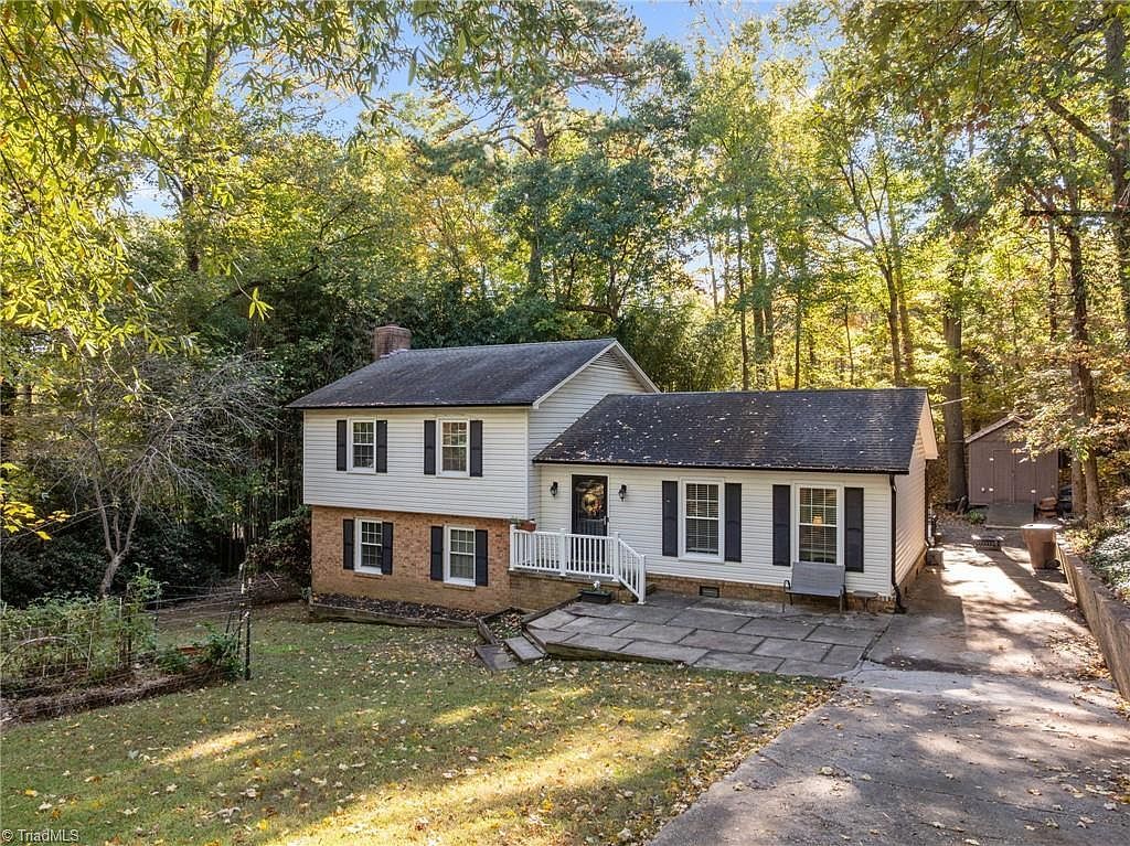 5809 Carriage Ln Greensboro, NC 27410 - Thumbnail 2