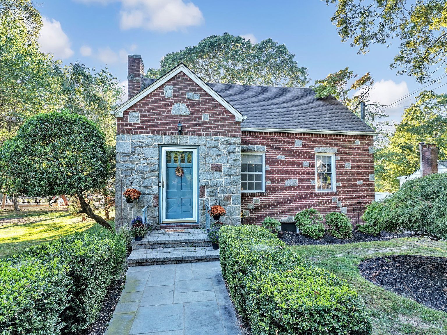 81 Beach Rd Wading River, NY 11792 - Thumbnail 2