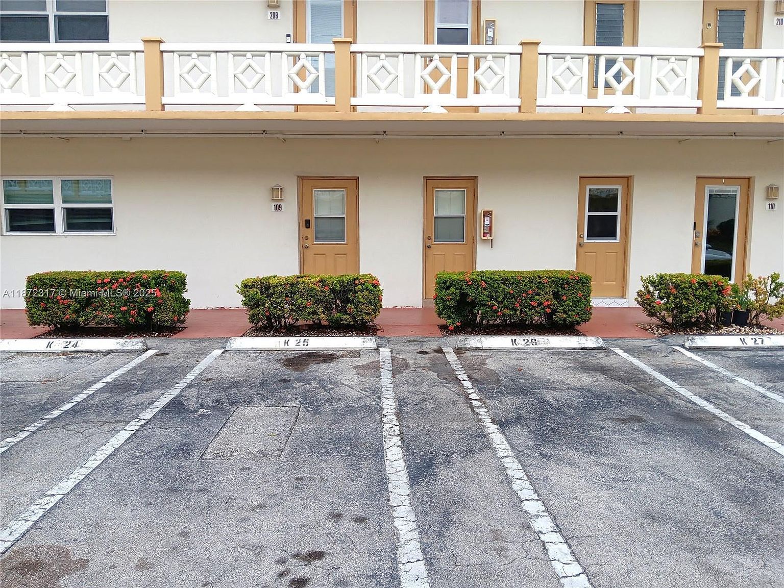 5121 W Oakland Park Blvd #109 Lauderdale Lakes, FL 33313 - Thumbnail 2