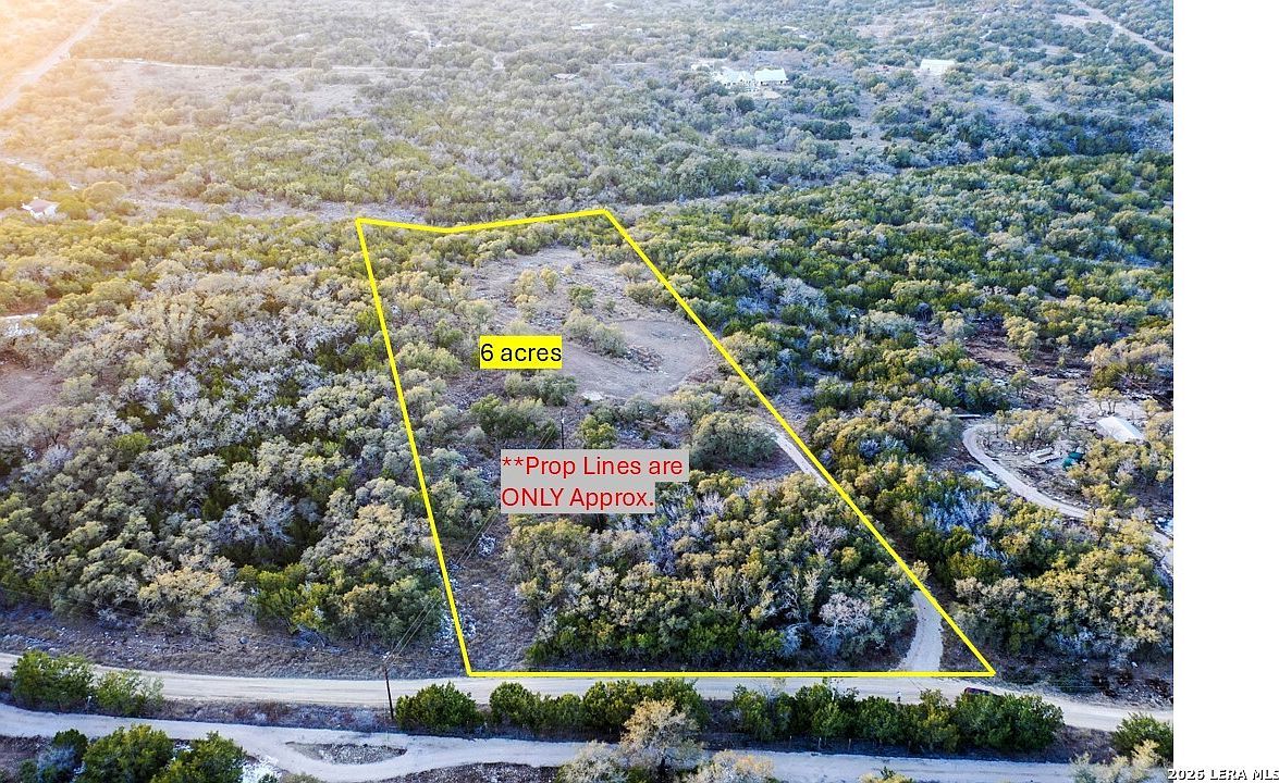 275 Rough Holw #58 Johnson City, TX 78636 - Thumbnail 2