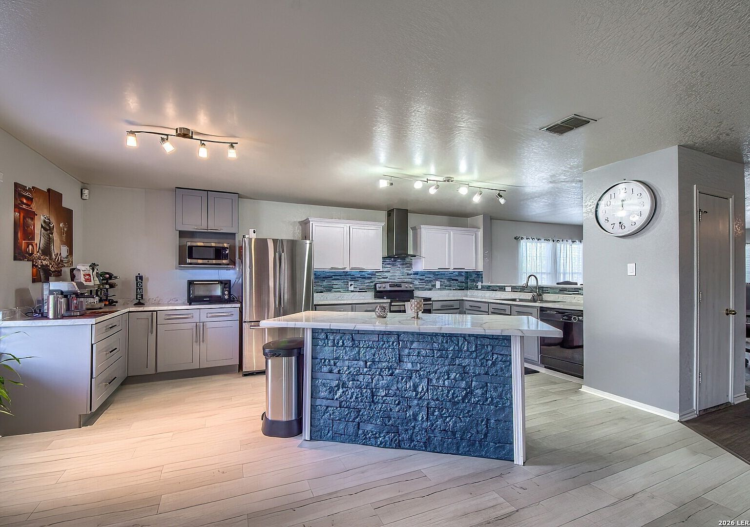 9143 Malabar Cyn San Antonio, TX 78245 - Thumbnail 2