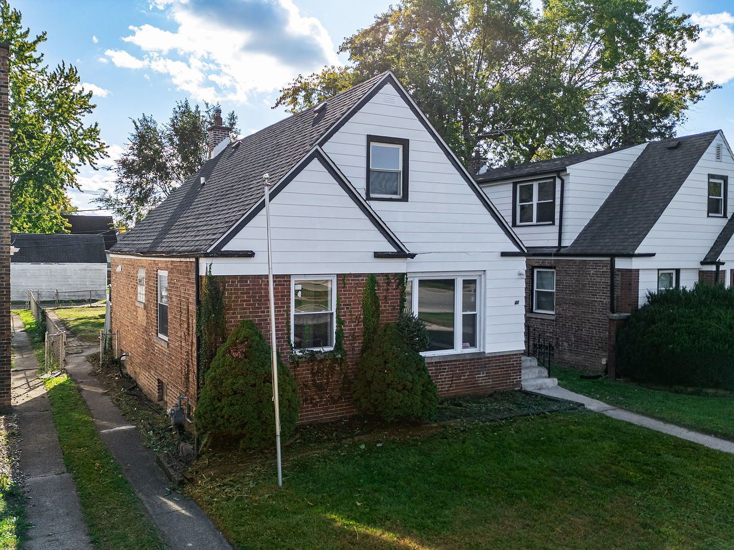 43 163rd St Calumet City, IL 60409 - Thumbnail 2