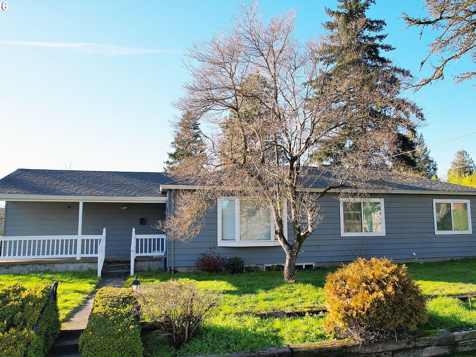 8647 NE Schuyler St Portland, OR 97220 - Thumbnail 2