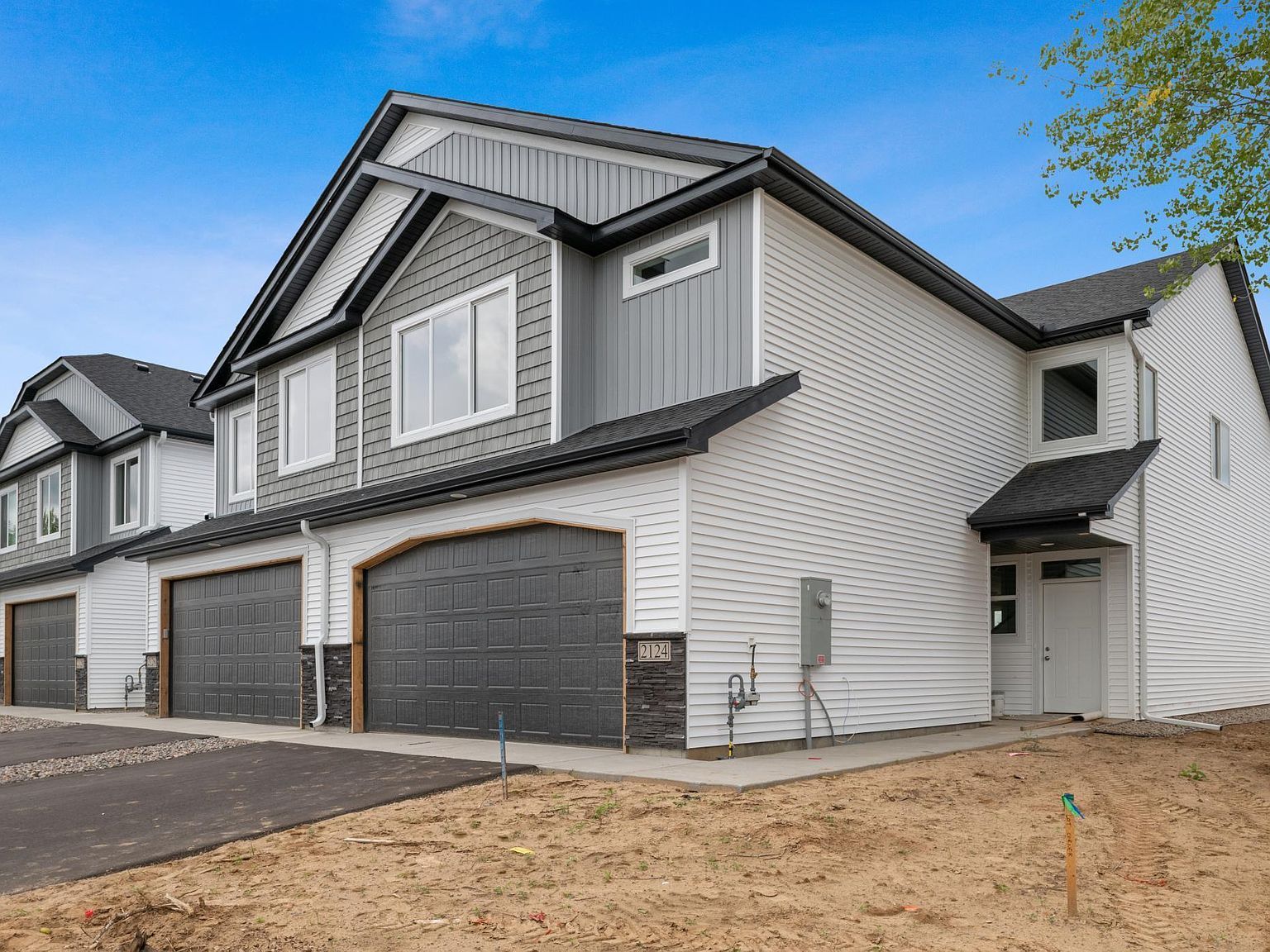 2100 Cleveland Ln S Cambridge, MN 55008 - Thumbnail 2