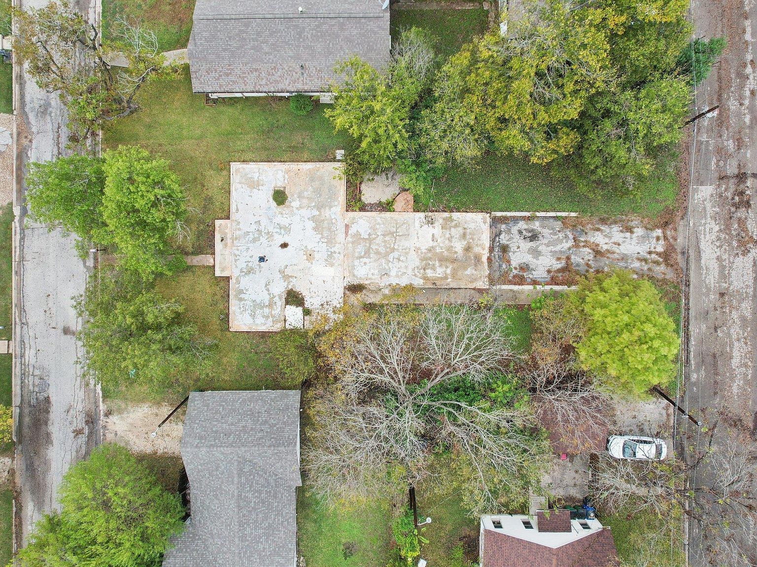 904 James St Taylor, TX 76574 - Thumbnail 2