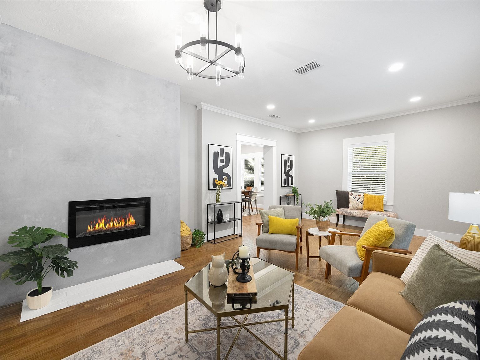 813 Elsbeth St Dallas, TX 75208 - Thumbnail 2