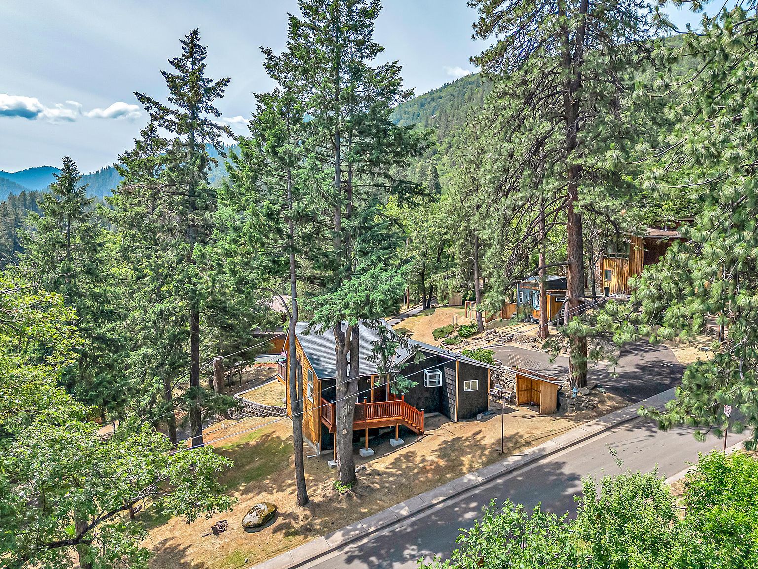 220 Nutley St Ashland, OR 97520 - Thumbnail 2