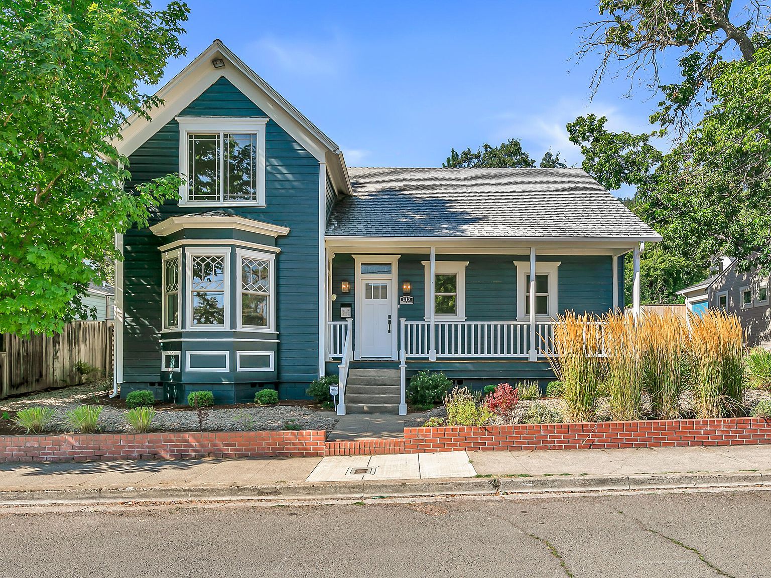 117 High St Ashland, OR 97520 - Thumbnail 2