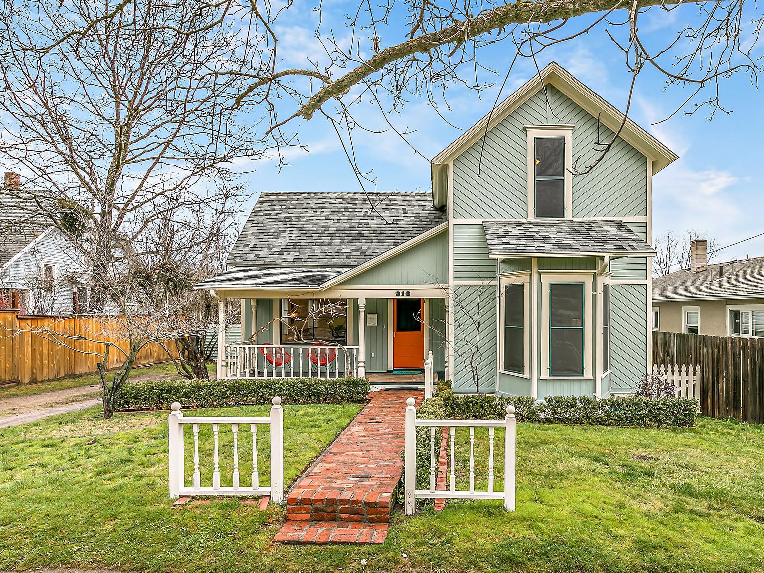 216 Central Ave Ashland, OR 97520 - Thumbnail 2