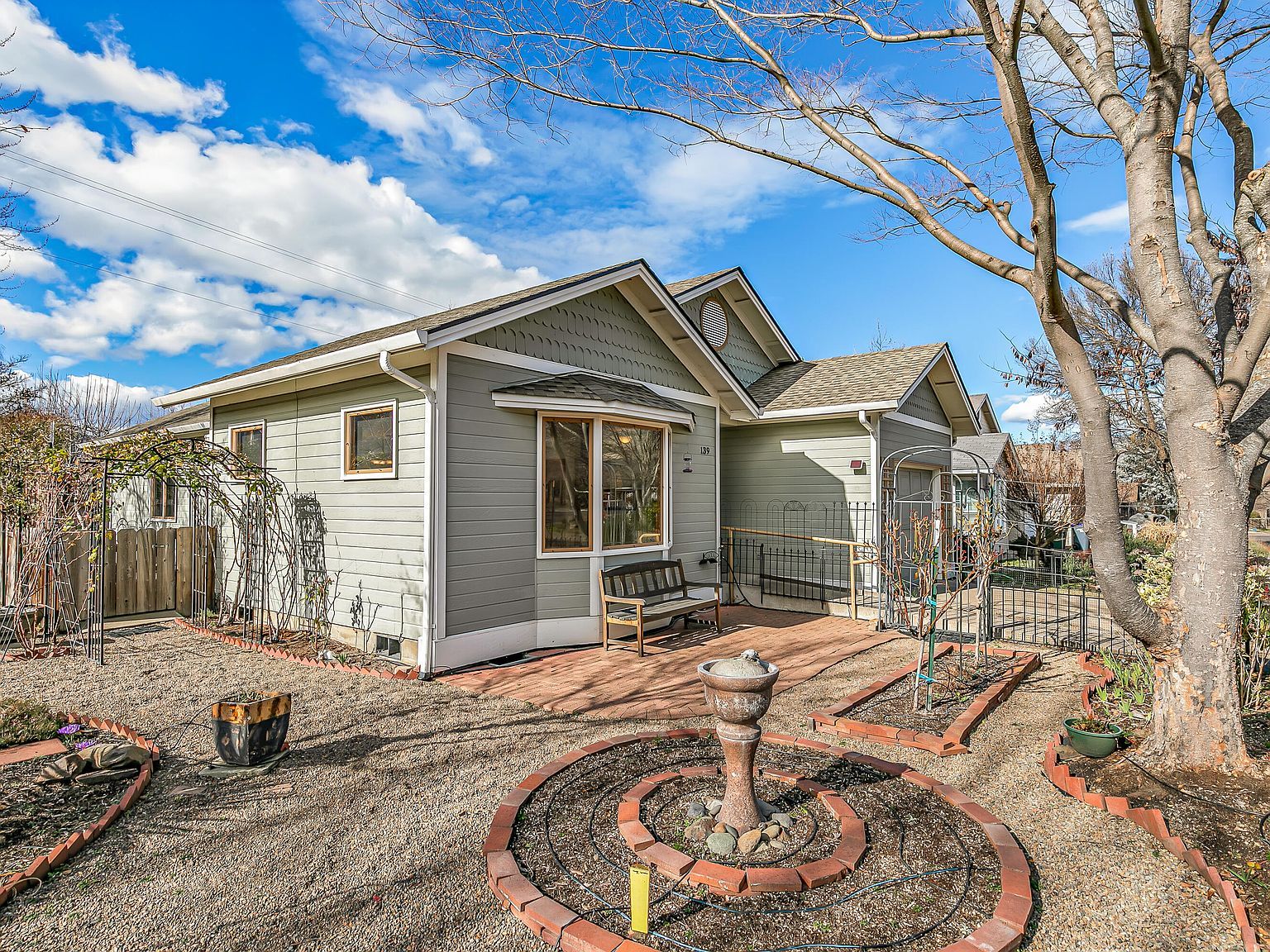 139 N Wightman St Ashland, OR 97520 - Thumbnail 2