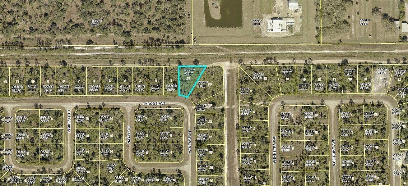 300 Tyrone Ave Lehigh Acres, FL 33972 - Thumbnail 2