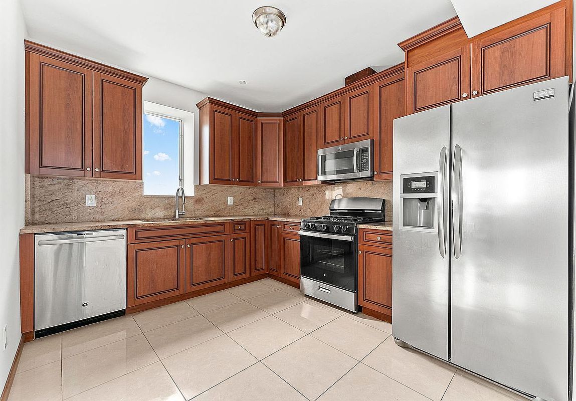 842 Ocean Pkwy #8B Brooklyn, NY 11230 - Thumbnail 2