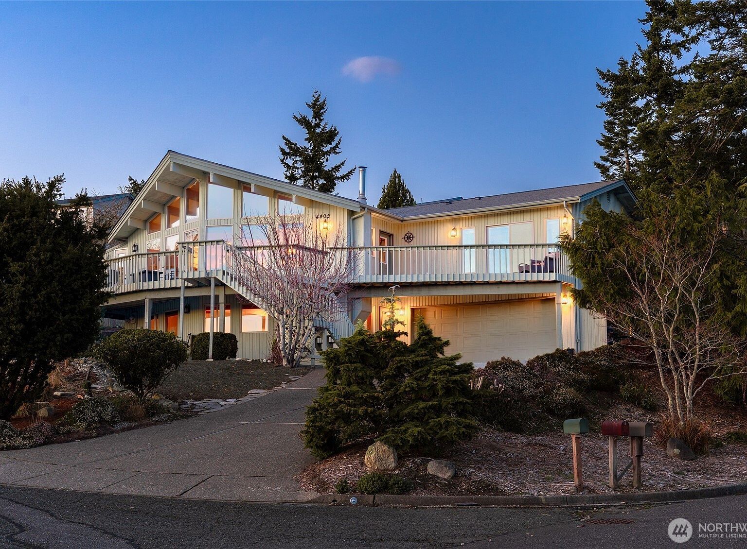 4402 Bryce Dr Anacortes, WA 98221 - Thumbnail 2