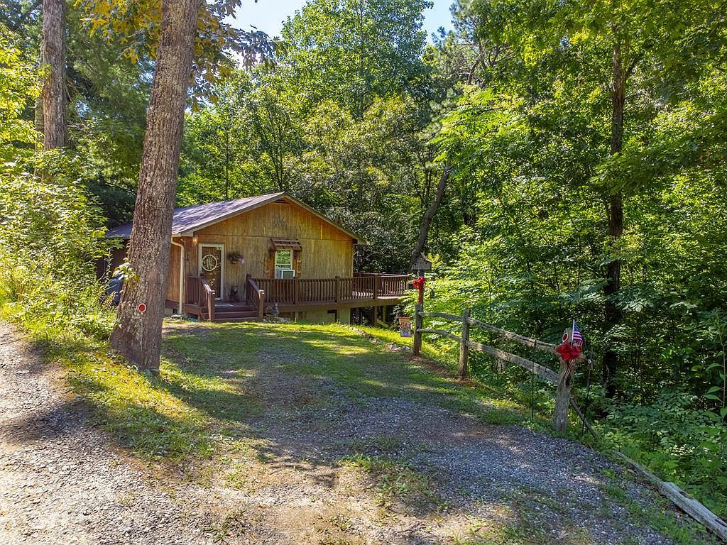 116 Keepsake Ln Whittier, NC 28789 - Thumbnail 2