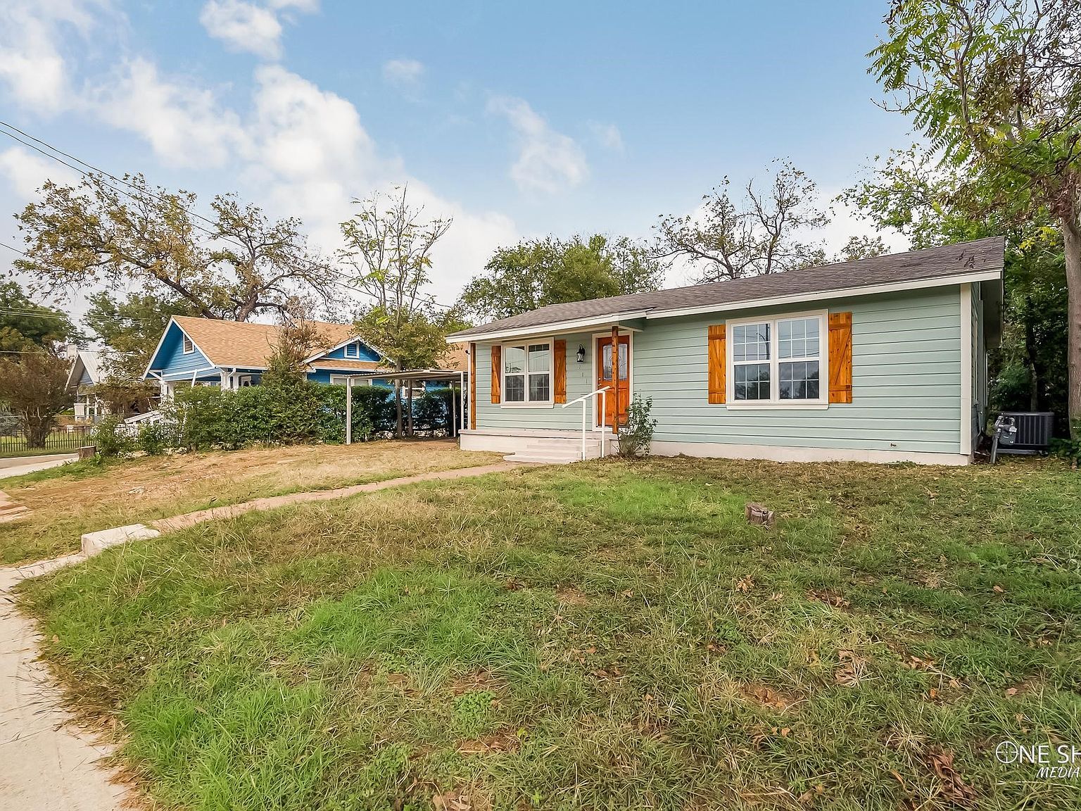 911 S Commercial Ave Coleman, TX 76834 - Thumbnail 2