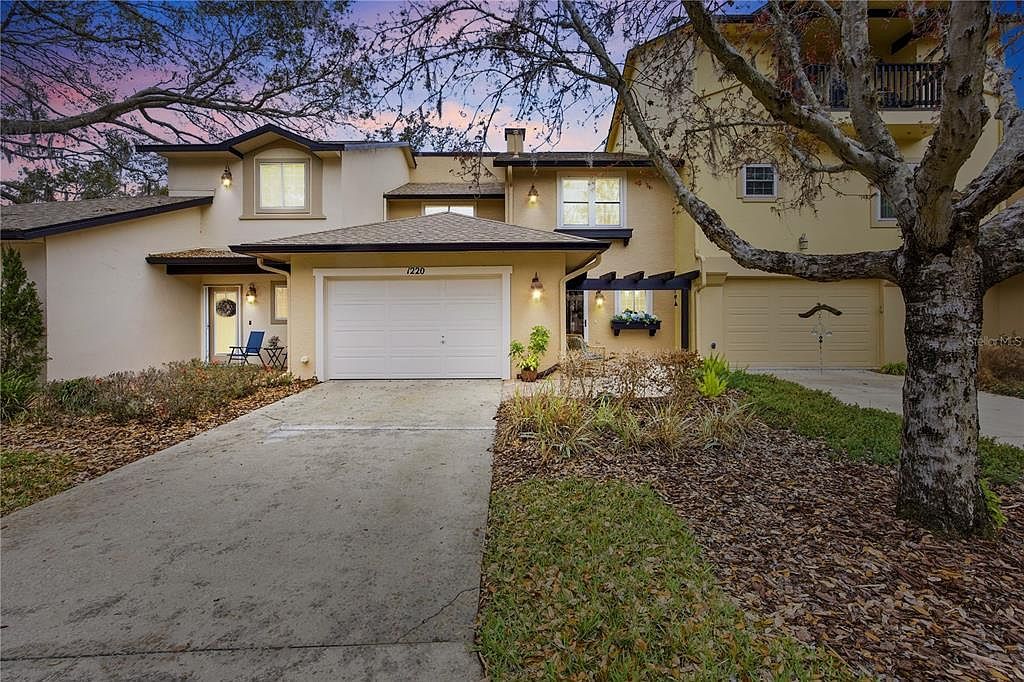 1220 Avenida De Las Casas Lady Lake, FL 32159 - Thumbnail 2