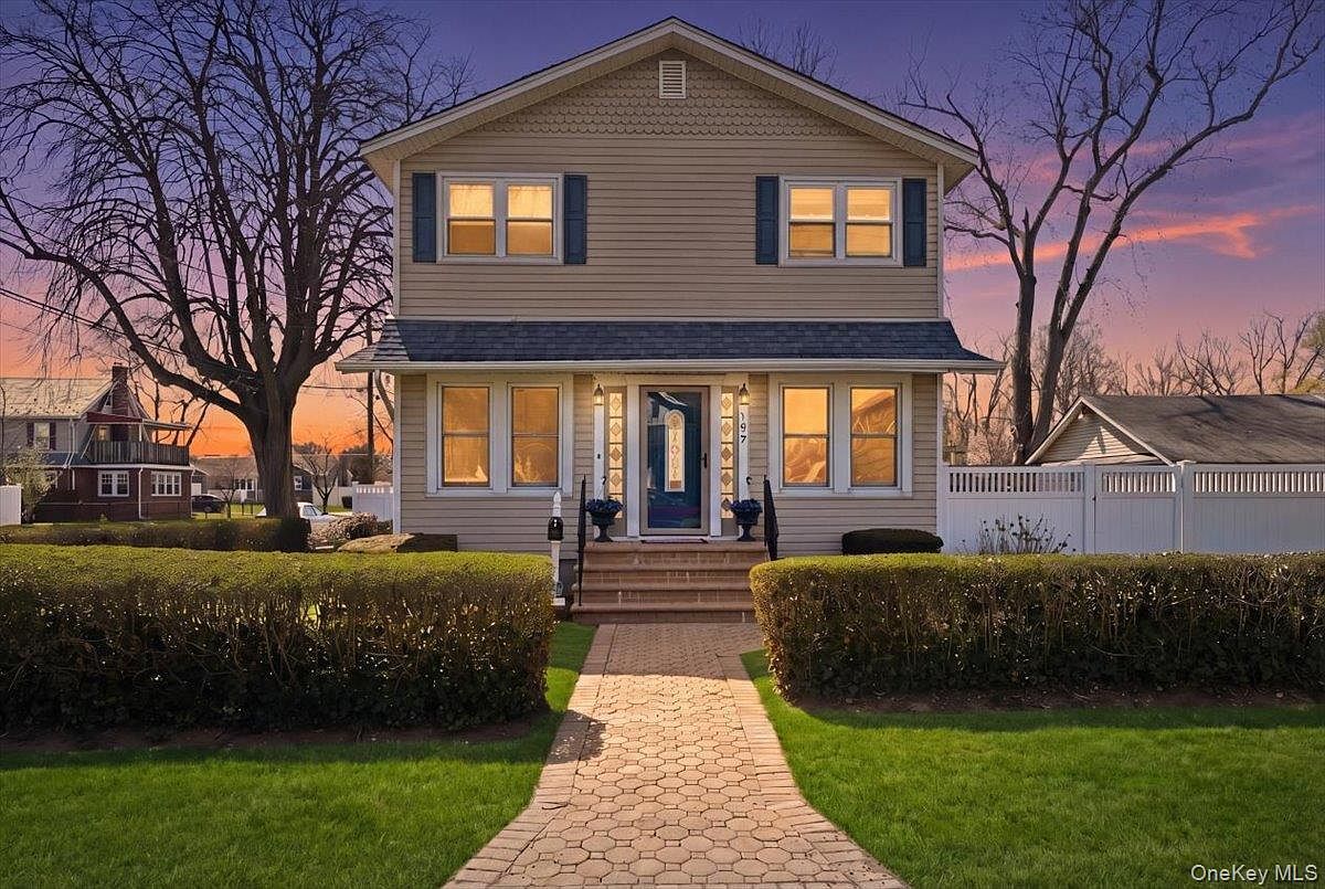 197 S 4th St Lindenhurst, NY 11757  | New build