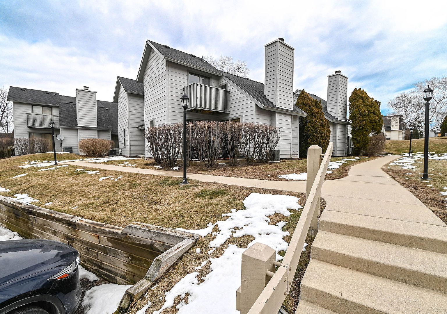 598 Dunham Rd Gurnee, IL 60031 - Thumbnail 2