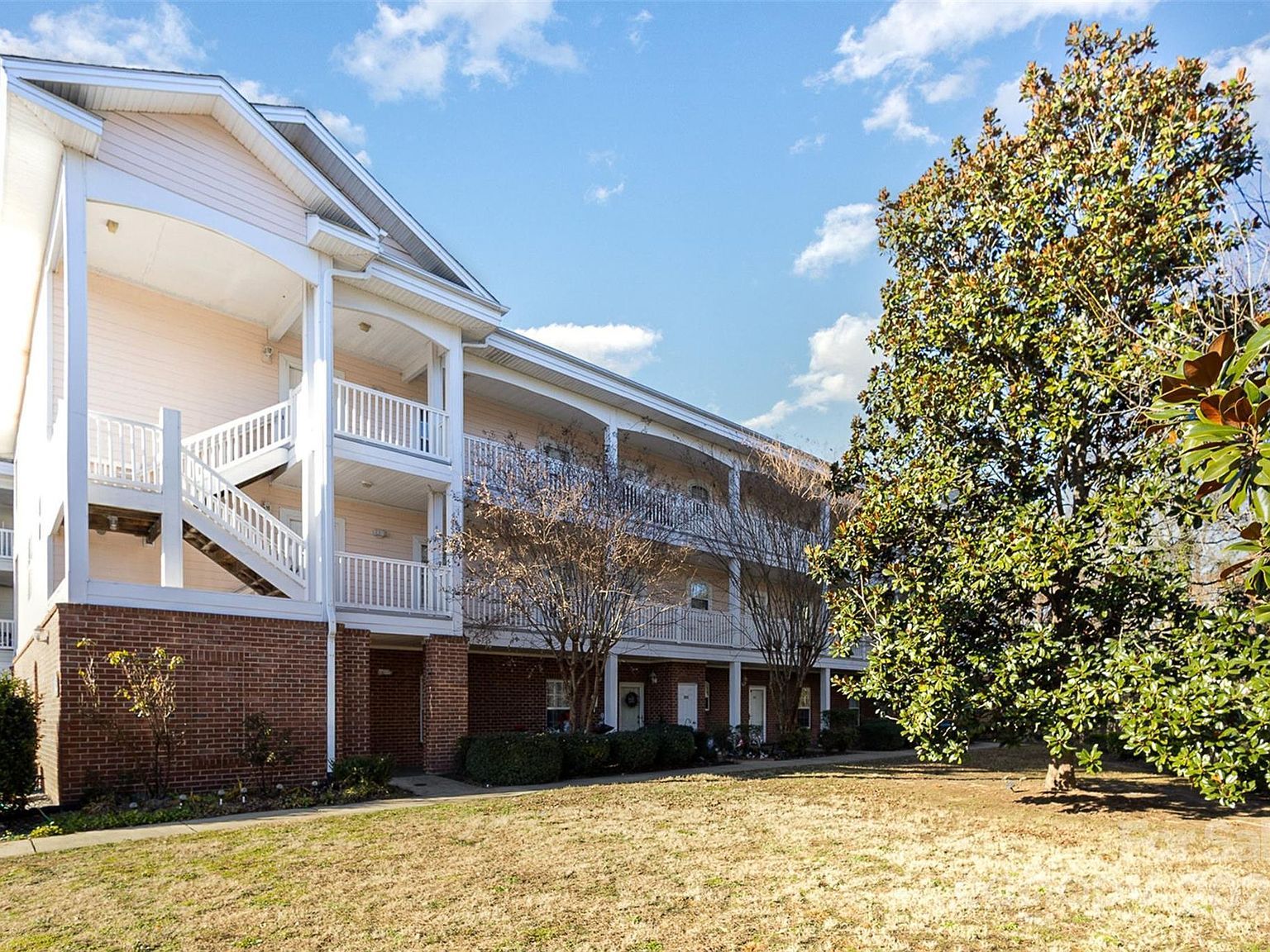 9315 Meadow Vista Rd Charlotte, NC 28213 - Thumbnail 2