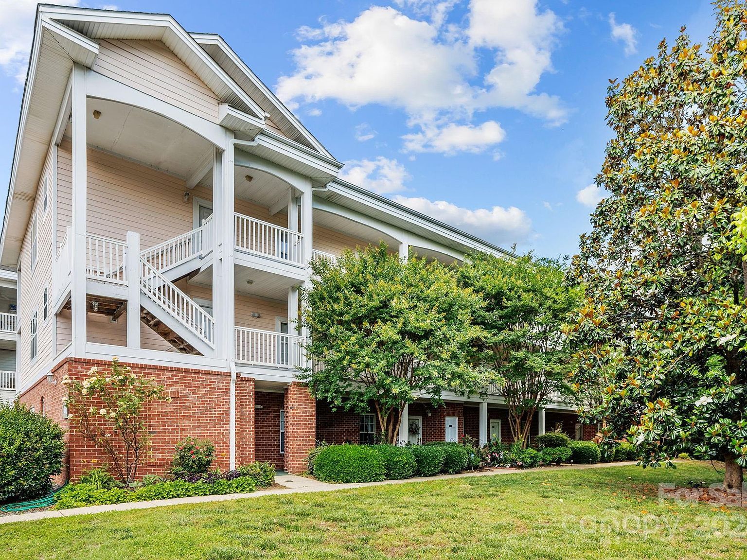 9317 Meadow Vista Rd Charlotte, NC 28213 - Thumbnail 2