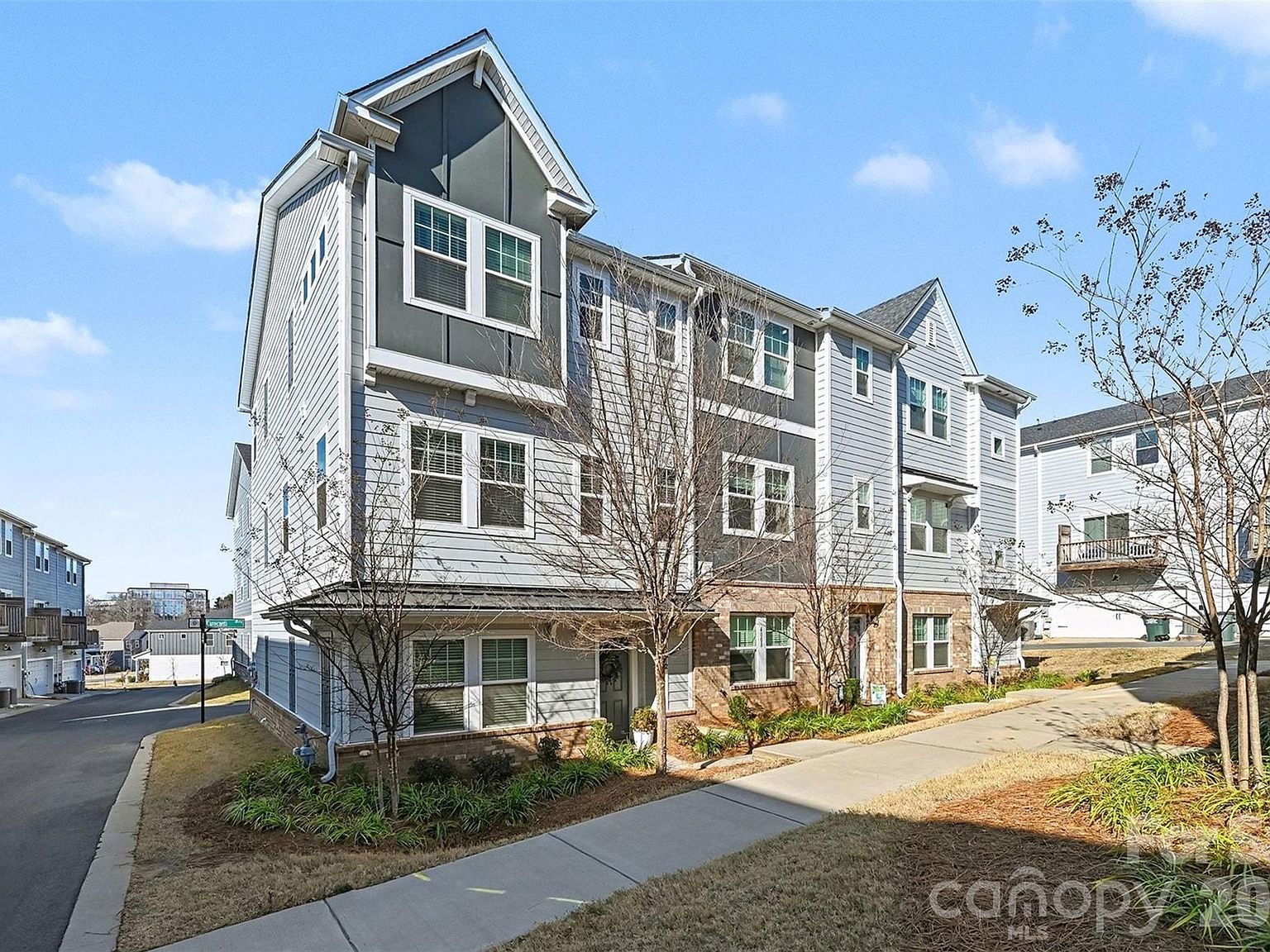 4012 Yucca Aly Charlotte, NC 28217 - Thumbnail 2