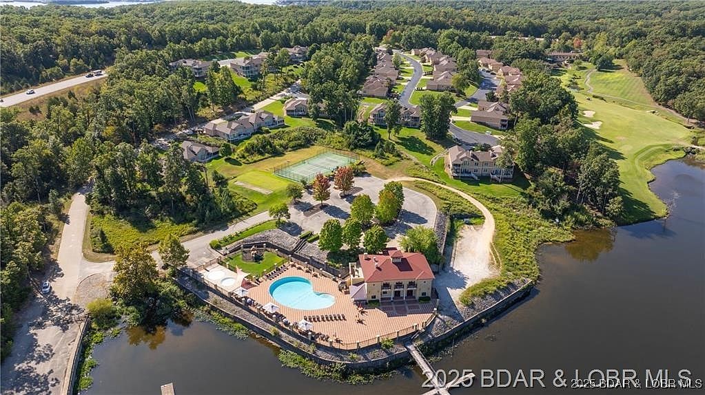 903 Muirfield Dr Sunrise Beach, MO 65079 - Thumbnail 2