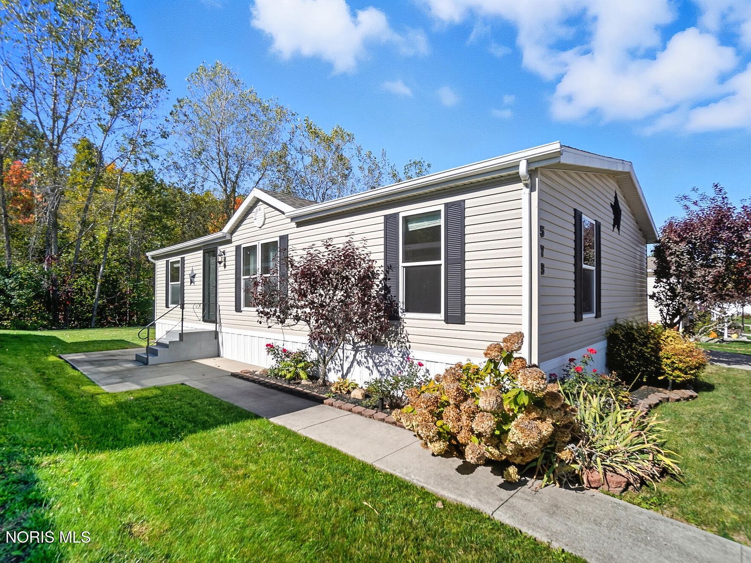 573 Waterview Cir Lima, OH 45804 - Thumbnail 2