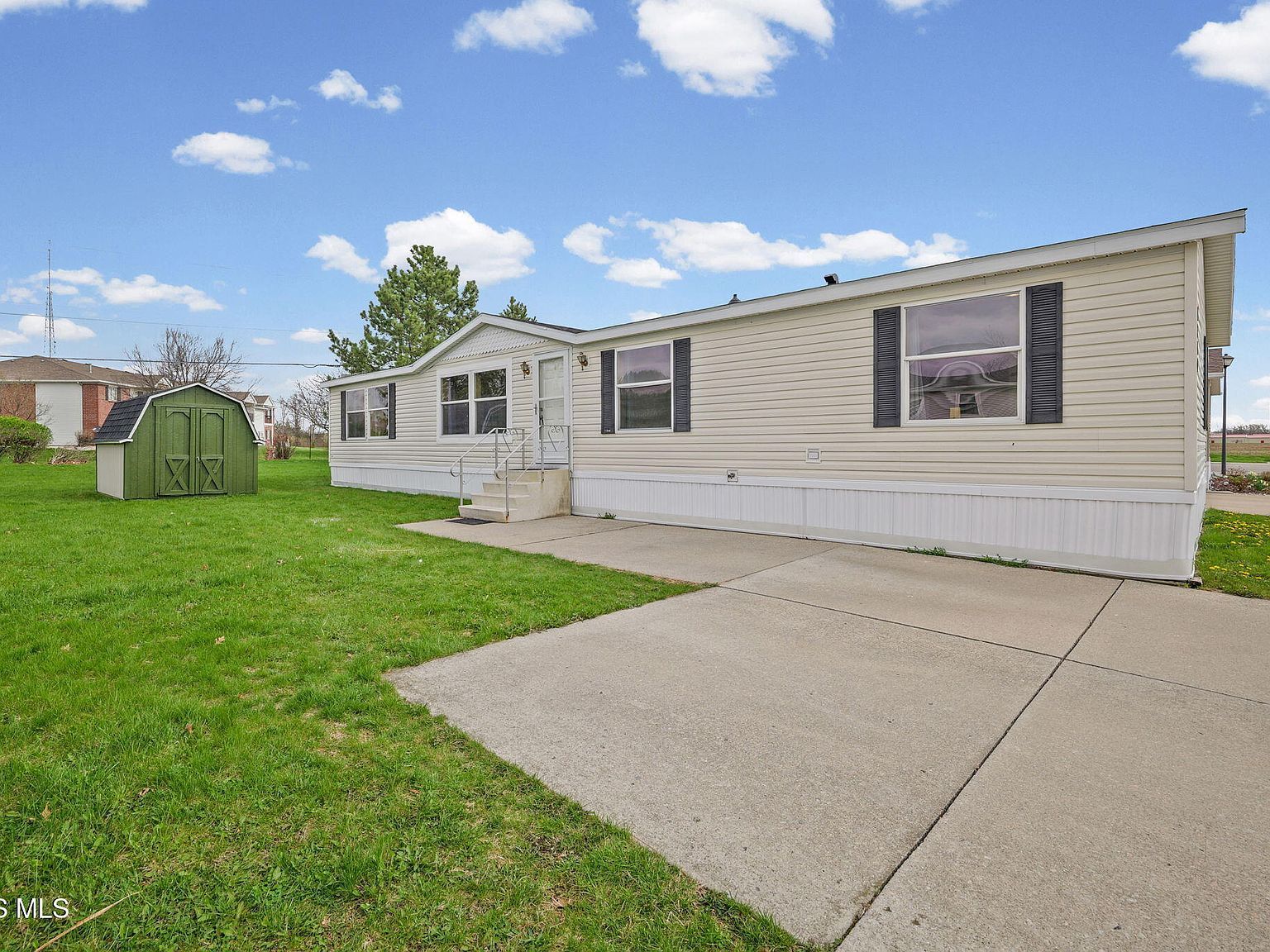 1360 Delwood Ave Findlay, OH 45840  | New build