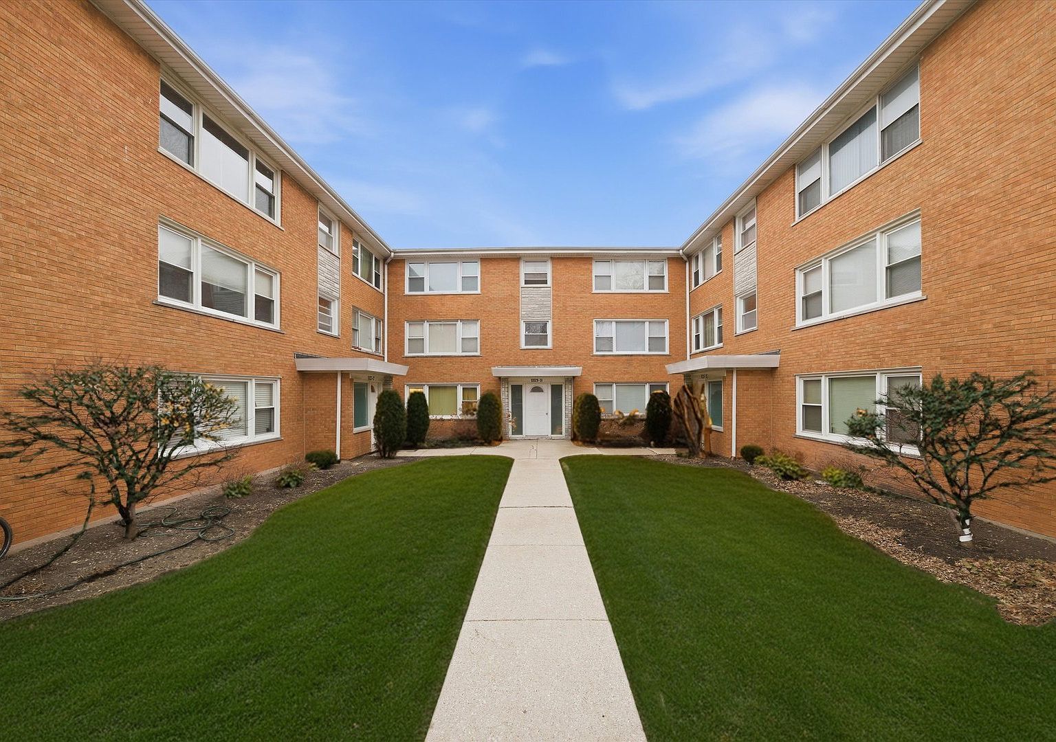 6925 W 64th Pl #3F Chicago, IL 60638 - Thumbnail 2