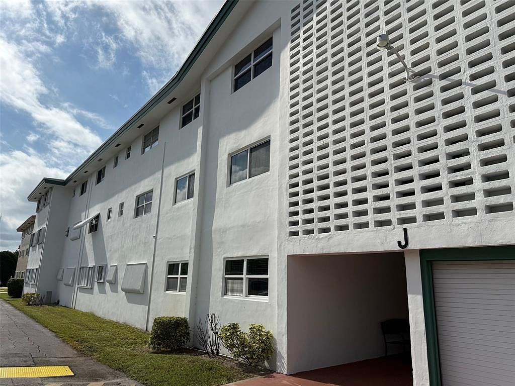 5300 Washington St APT J118 Hollywood, FL 33021 - Thumbnail 2