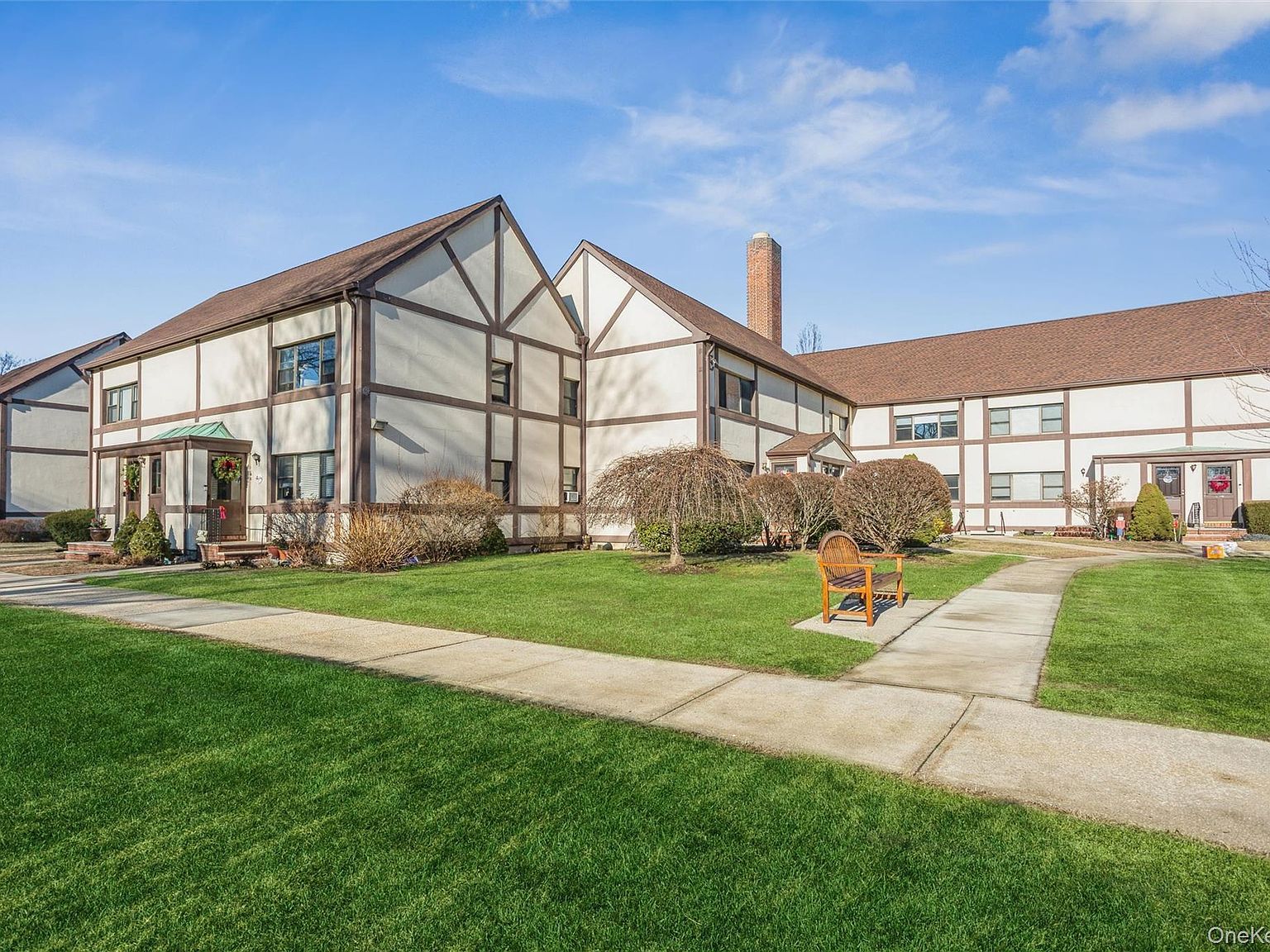 107 15th St APT E1 Garden City, NY 11530 - Thumbnail 2