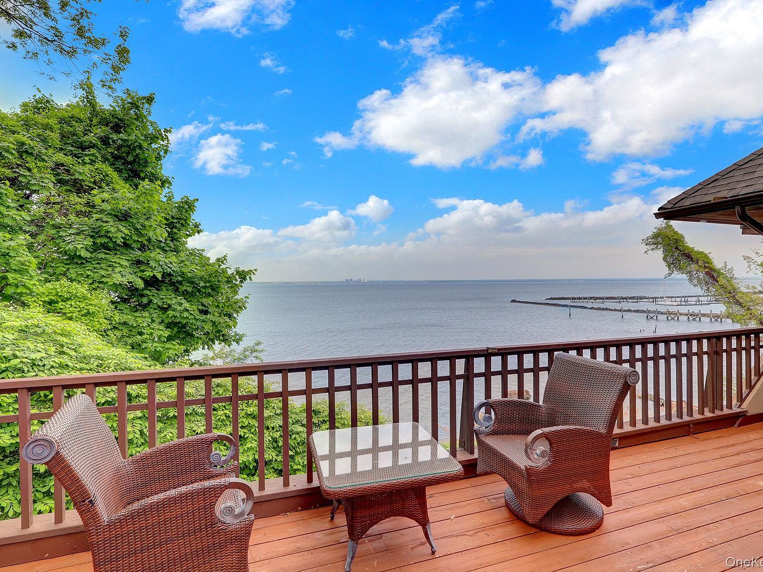 35 Sunview Dr Glen Cove, NY 11542, 11542