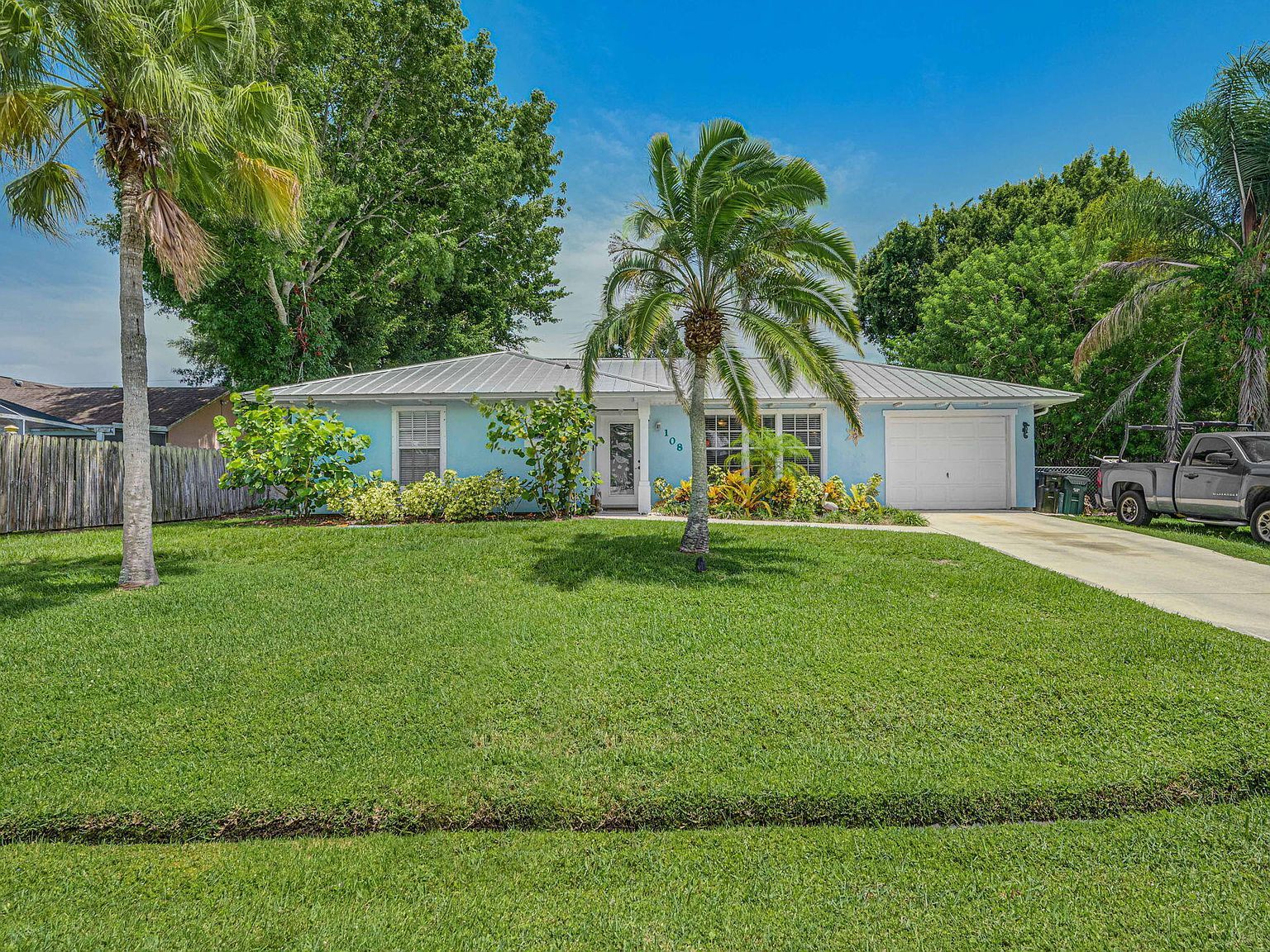 108 SW De Gouvea Ter Port Saint Lucie, FL 34984 - Thumbnail 2