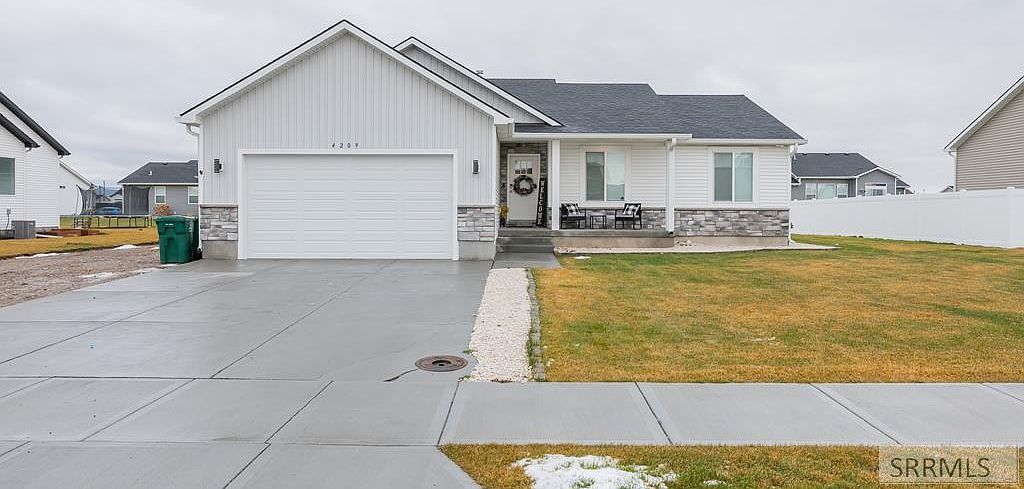 4209 N Catalina Ave Idaho Falls, ID 83401 - Thumbnail 2