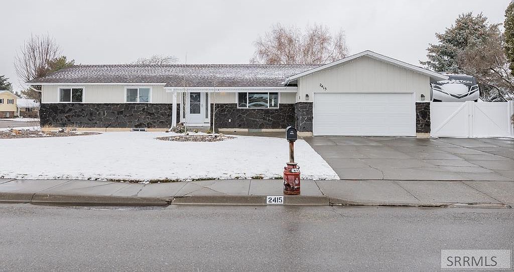 2415 Eastview Dr Idaho Falls, ID 83401 - Thumbnail 2