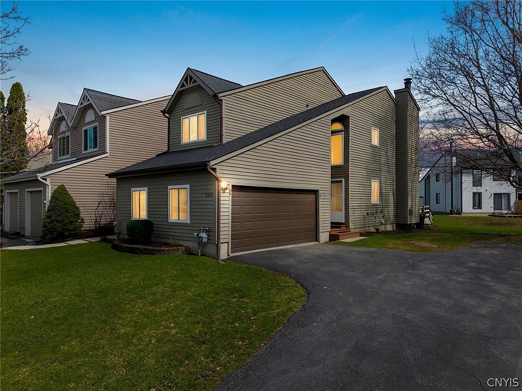 8243 Honeysuckle Dr Liverpool, NY 13090  | Condominium