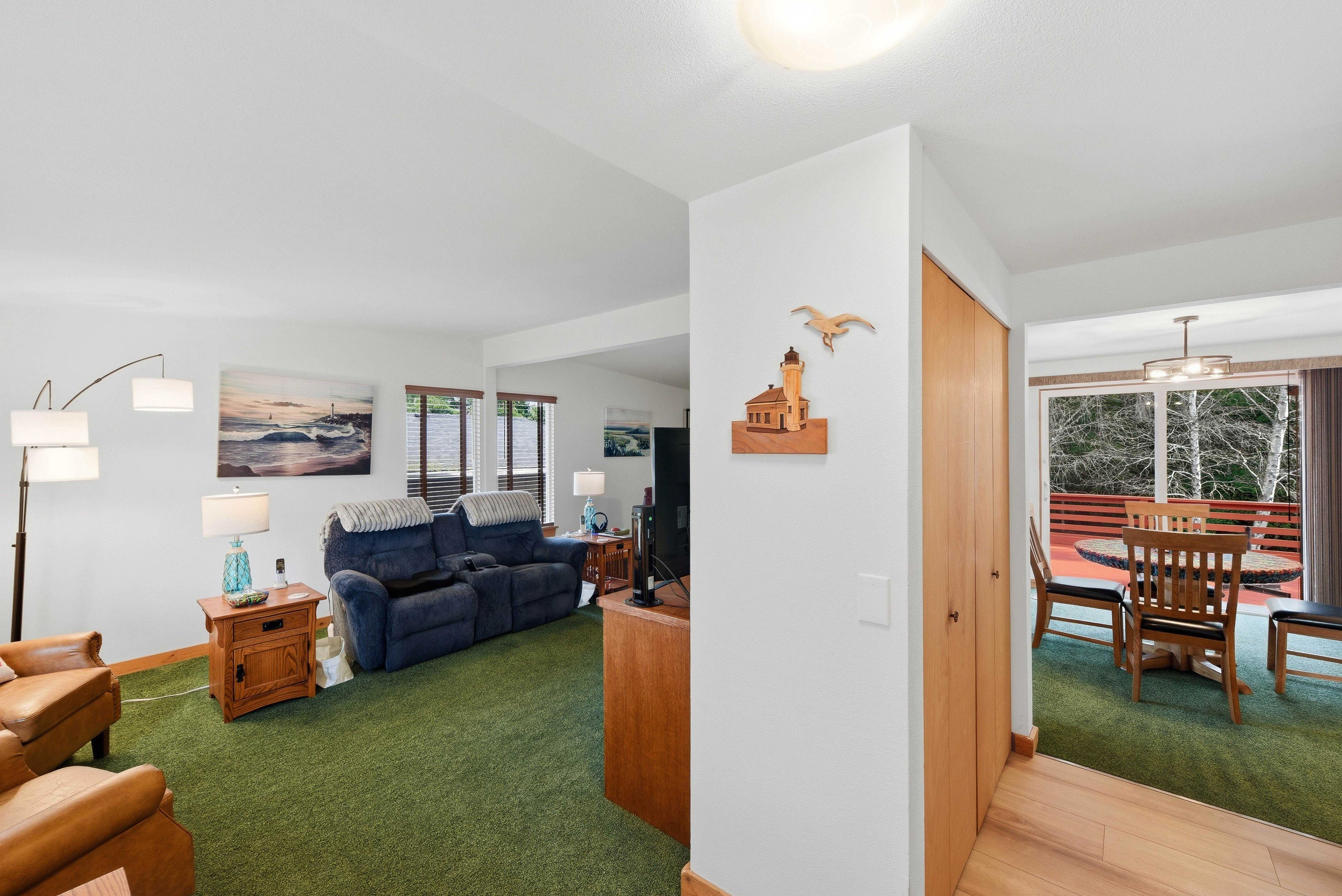 1623 Lincoln Street, North Bend, OR, USA, 97459 - Thumbnail 3