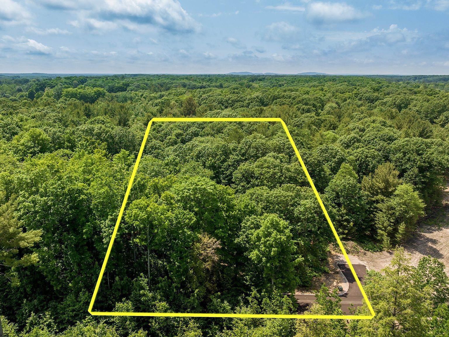 4655 Leaning Birch Dr #4 Traverse City, MI 49685 - Thumbnail 2