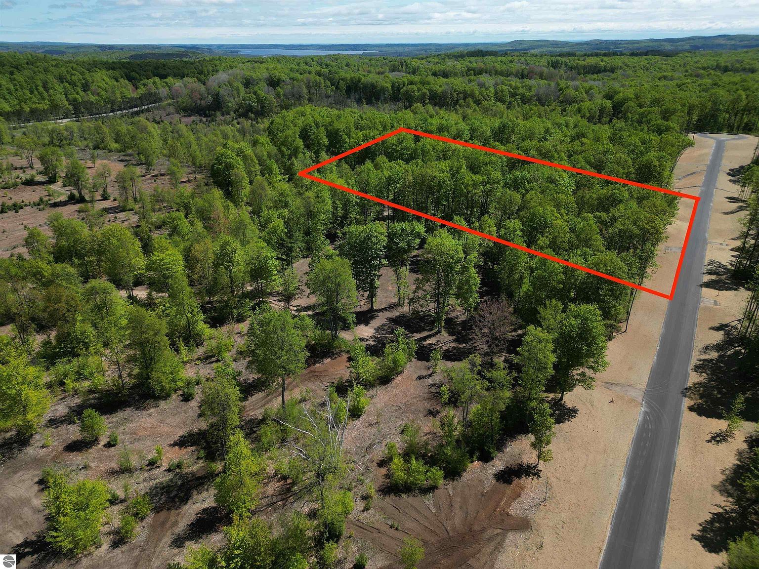 1371 E Solaris Way Maple City, MI 49664 - Thumbnail 2