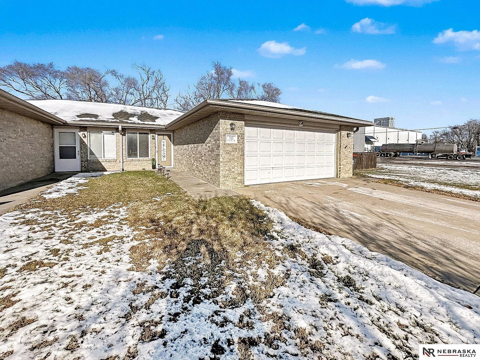 700 Folsom Ln Lincoln, NE 68522 - Thumbnail 2