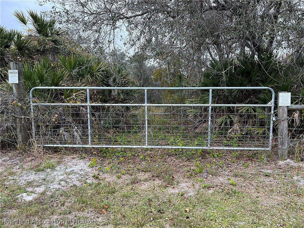 545 Poinciana Dr Lake Placid, FL 33852 - Thumbnail 2