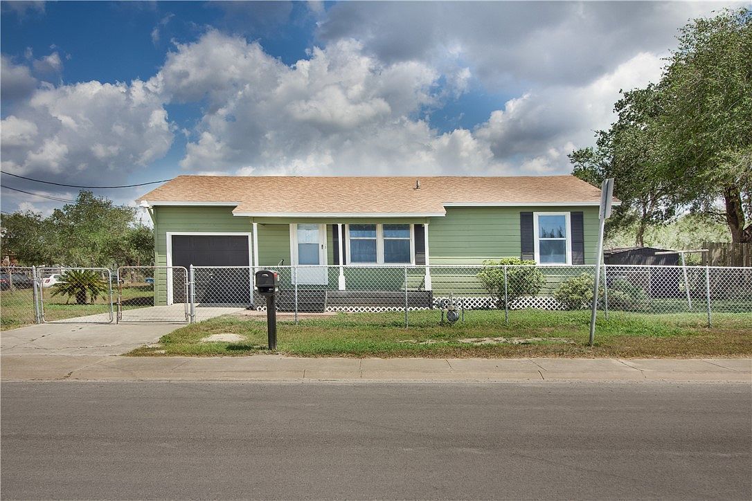 901 E 5th St Sinton, TX 78387 - Thumbnail 2