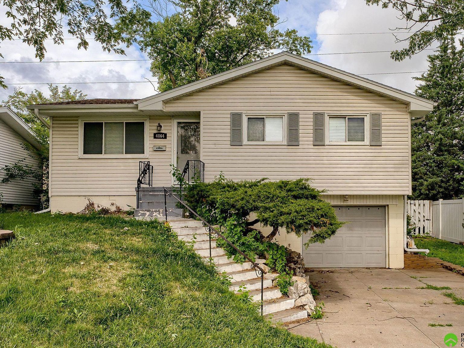 4864 S 143rd St Omaha, NE 68137 - Thumbnail 2