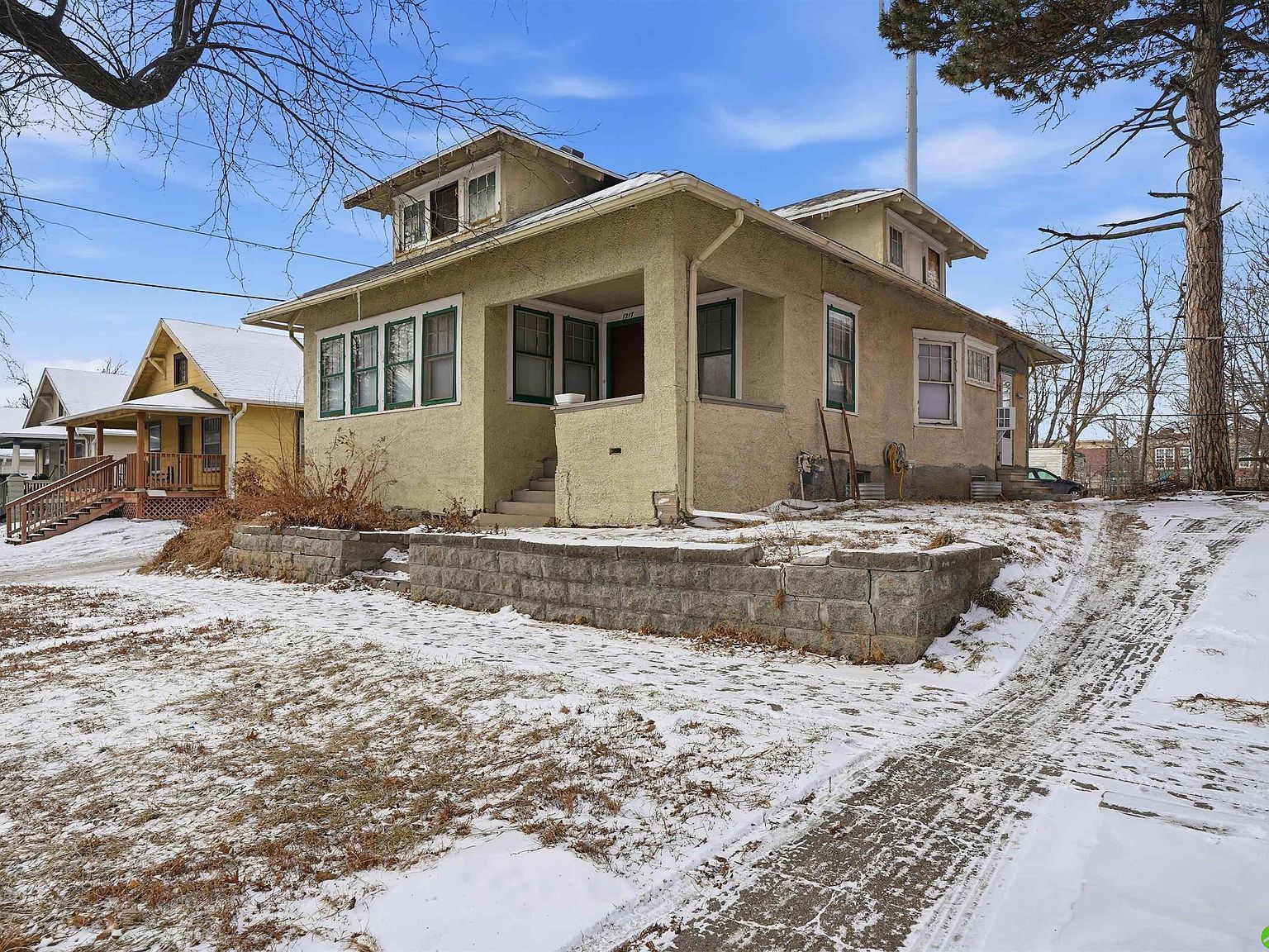 1217 S 13th St Lincoln, NE 68502 - Thumbnail 2