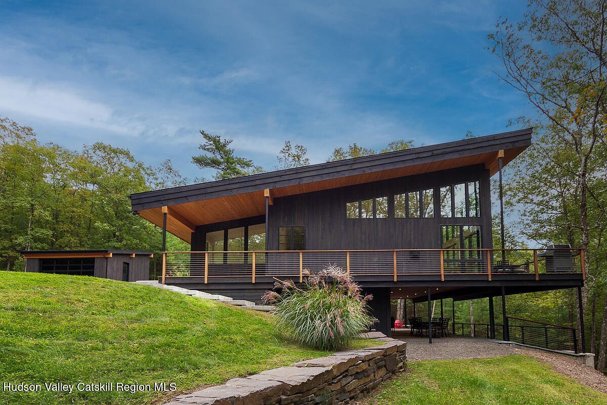 10 Hidden Mountain Ln Stone Ridge, NY 12484 - Thumbnail 2