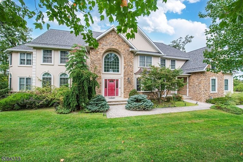 68 Eileen Dr Cedar Grove, NJ 07009 - Thumbnail 2