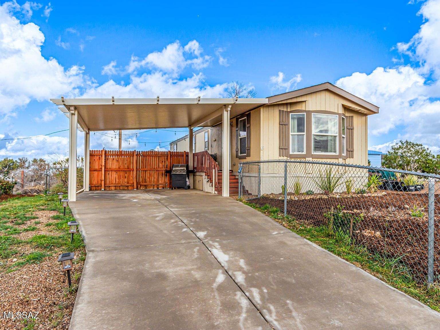 1671 N Calle Futura Oracle, AZ 85623 - Thumbnail 2