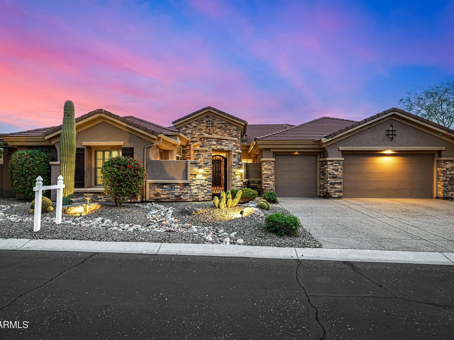 41907 N Spy Glass Dr Phoenix, AZ 85086 - Thumbnail 2