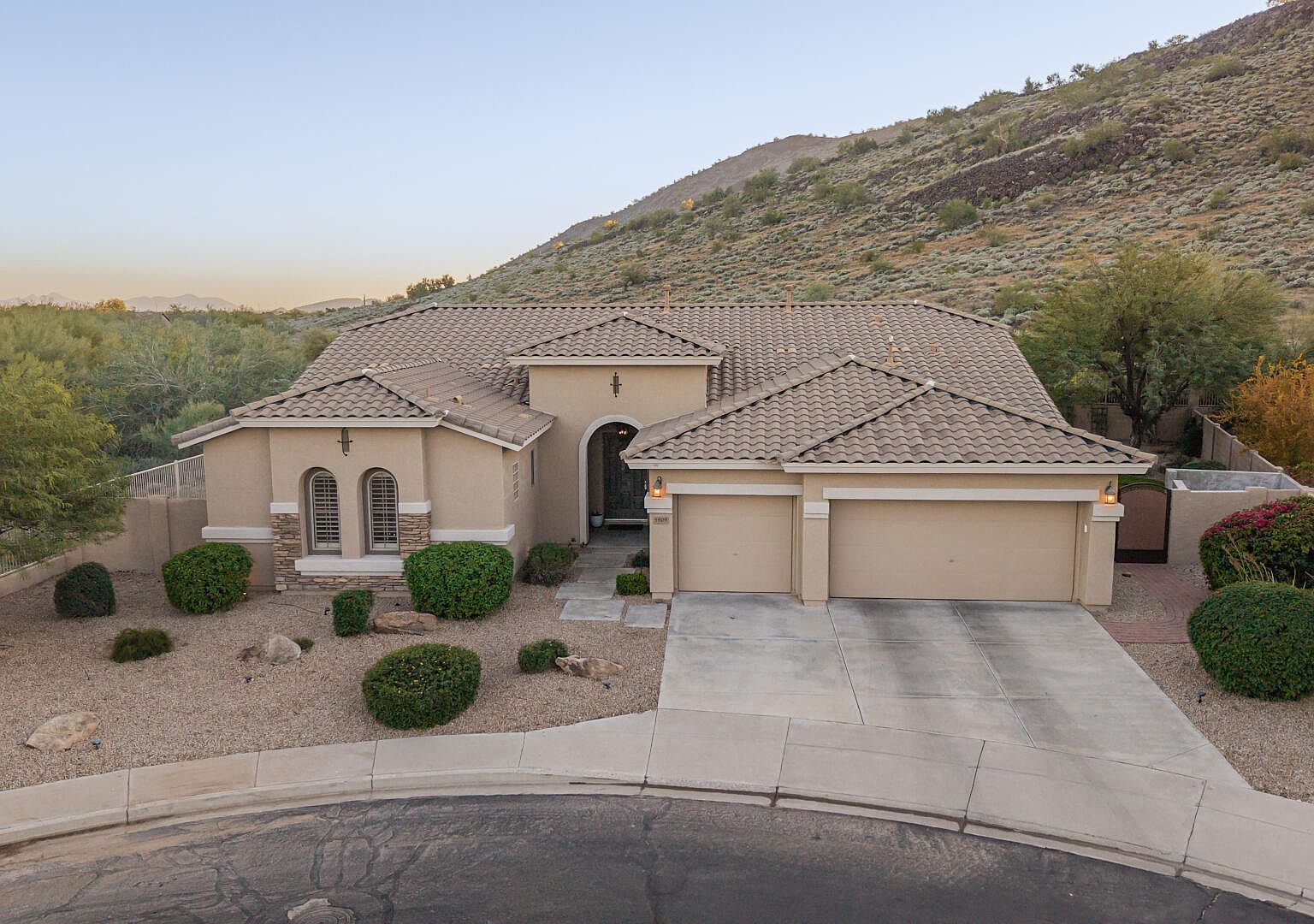 5909 W Fetlock Trl Phoenix, AZ 85083 - Thumbnail 2